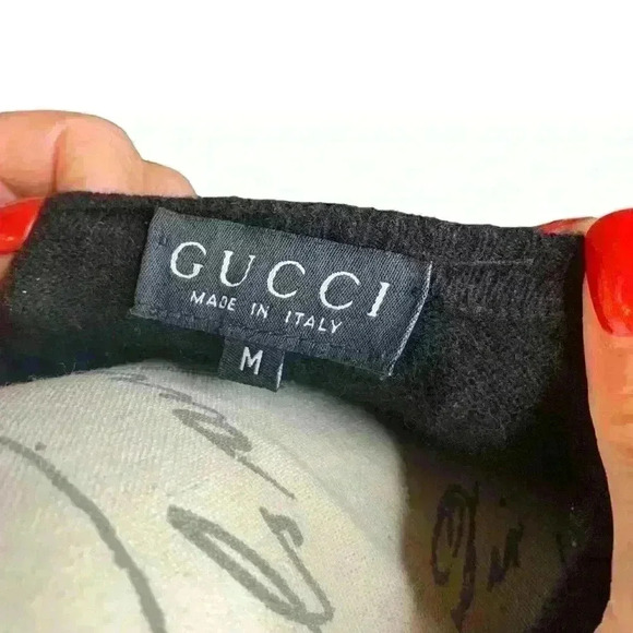 GUCCI ITALY 100% Cashmere Sweater Vest. Ladies Small. Black - Picture 2 of 13